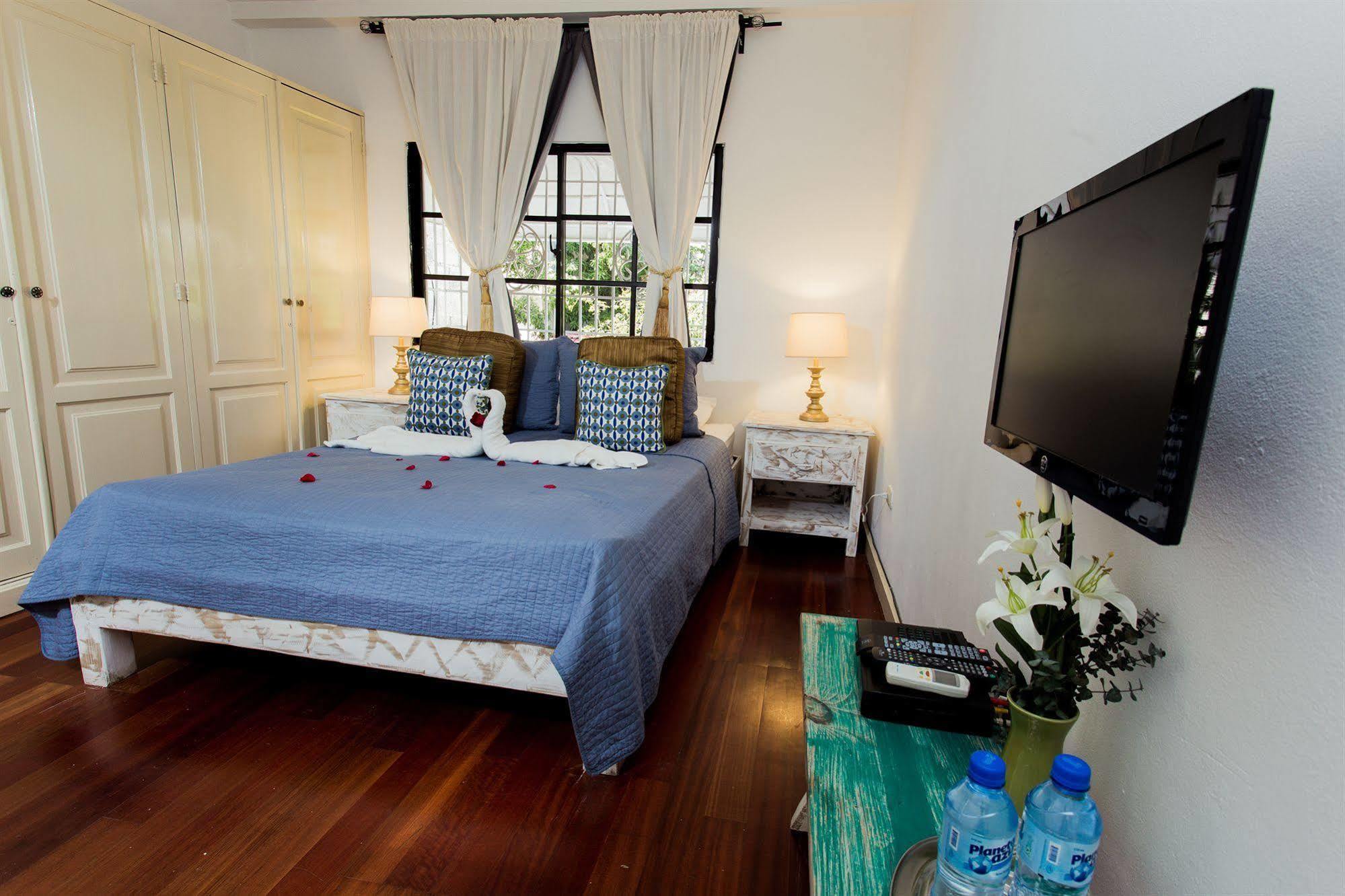 Hotel Portes 9 Saint-Domingue Extérieur photo